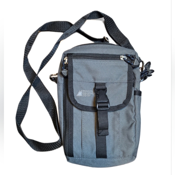 MEC Handbags - Vtg MEC Crossbody Travel Commuter Organizer Bag Nylon Utility Shoulder Bag